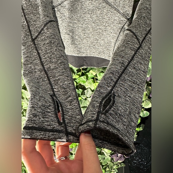 Lululemon Always Alert 1/2 Zip in Heathered Black - EXCELLENT/LIKE NEW condition - Picture 8 of 10